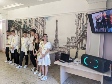 Володимир Коломійцев - Выпускной