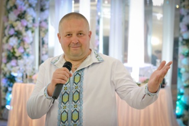 Весілля має бути таким,щоб йдучи з нього, кожен найзатятіший холостяк,або холостячка,почали мріяти одружитись,або вийти заміж!