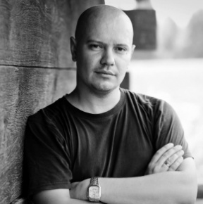 Антон - - Я никогда не опаздываю. Спасибо за это моим родителям.
Вам не придется в ответственный для вас де