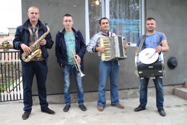 Саксафон, труба, клавиши - Живая музыка