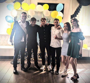 Володимир Коломійцев - Выпускной