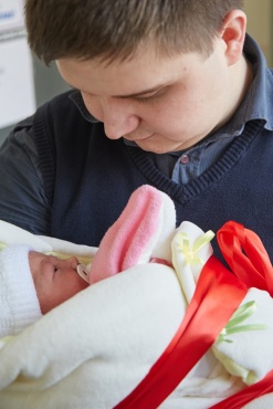 Василь Костяк - Выписка из роддома