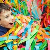        Вау! Модная новинка ЦВЕТНОЕ БУМАЖНОЕ ШОУ для детей и взрослых. Огромное количество цветной бумаги, блестящее конфетти, оригинальные костюмы артистов и конечно же зажигательная атмосфера на празднике. Продолжительность шоу - 30 минут.