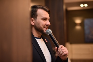 Дмитро Ющенко - Выпускной