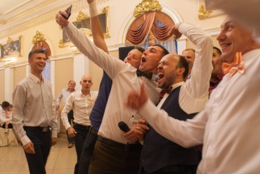 Доброго дня я Професійний ведучий з міста Лвів!
Проводжу - працюю в таких напрямках для вас як:
Весілля
Корпоратив
Дитячій день народження
Юбілей
День народження
