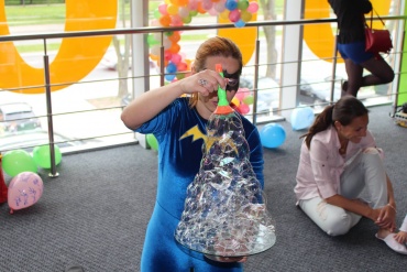 Шоу бульбашок з конкурсами до 15 дітей
ТРивалість 1 годинаДодатково оплочується дорога до клієнта та в зворотньому напрямку в межах міста 100 грн
Виїзд з 22:00 до 8:00 ранку + 200 грн до ціни виїзду
