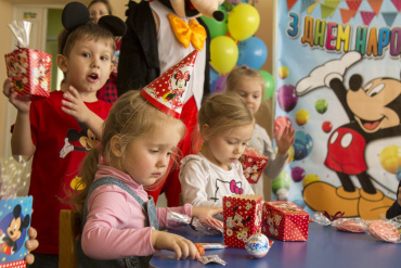 Якщо ви креативна особистість і готові до експериментів тоді ви потрапили за адресою!

​Для мене головне, щоб у кадрі

Ви себе комфортно почували, тому темою будемо обирати щось таке, що цікаве і близьке в першу чергу для Вас.      

Уважно вислухаю усі ідеї, розгляну всі образи і стилі, які Вам до смаку.

Фотографую як в студії так і на вулиці, іноді навіть додому приїжджаю або до себе веду. Все що завгодно во ім'я гарного знімка.

Гайда до співпраці і разом ми створимо оригінальні фото-розповіді увічнені у часі. ​ Збережемо ваші щасливі миті та висвітлимо вашу постать у найкрасивішому світлі.

Ви отримаєте якісний продукт, який розповідає цілу історію та відображає душу.