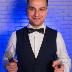 Володимир Коломійцев - Володимир Коломійцев
Event Architect | Creative Director | Performance Artist
18 років досвіду. 10