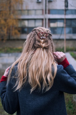 Плетение бывает очень необычным, и каждый вид уникален. Кроме того, все плетения отлично держат форму и не требут много заколок/невидимок.