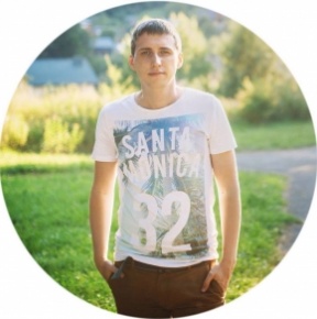 Андрей - Привет, меня зовут Андрей, я свадебный фотограф в Харькове. Свадебной съемкой занимаюсь более 3х лет